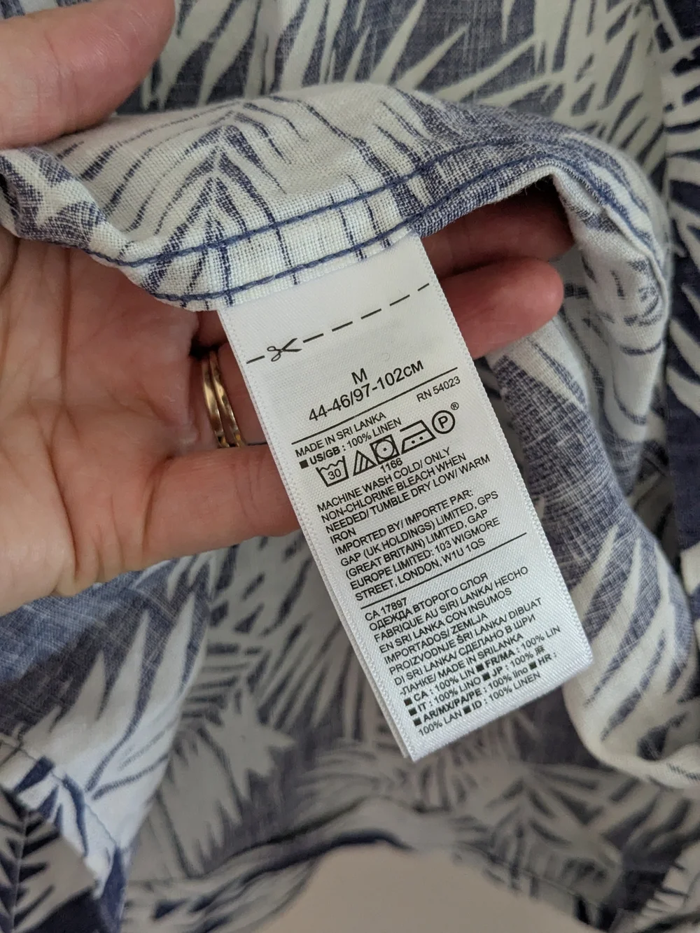 Banana Republic Men’s Button-down Palm Print Linen Shirt  | Camden Fit Medium